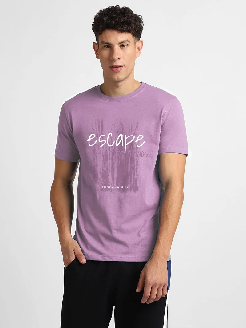 نوبيرو تيشيرت رجالي بطبعة جرافيك باللون اللافندر